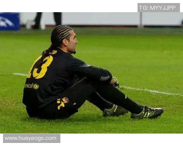 素描技法展现足球球星动感风采与细腻面貌的艺术之旅