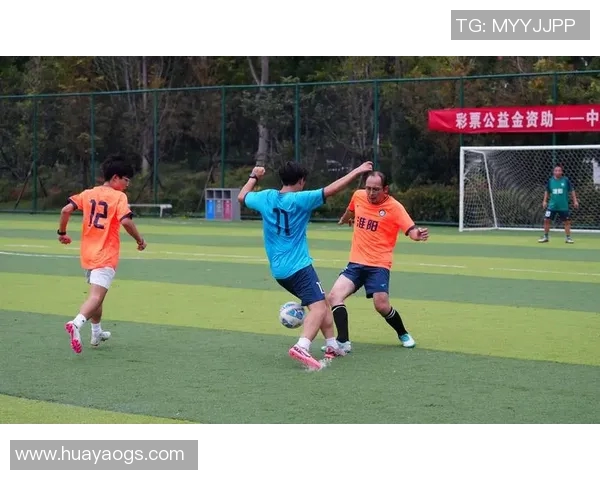 足球球星四件套解析:装备、技巧、训练与精神,全面提升竞技水平